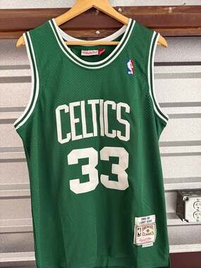 Mitchell & Ness Larry Bird 1985-86 Boston Celtics Hardwood Classics Swingman Jer